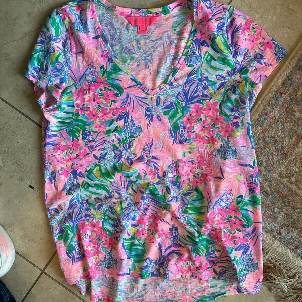 Lilly Pulitzer Loves Disney Etta Daisy V-Neck Tee EUC